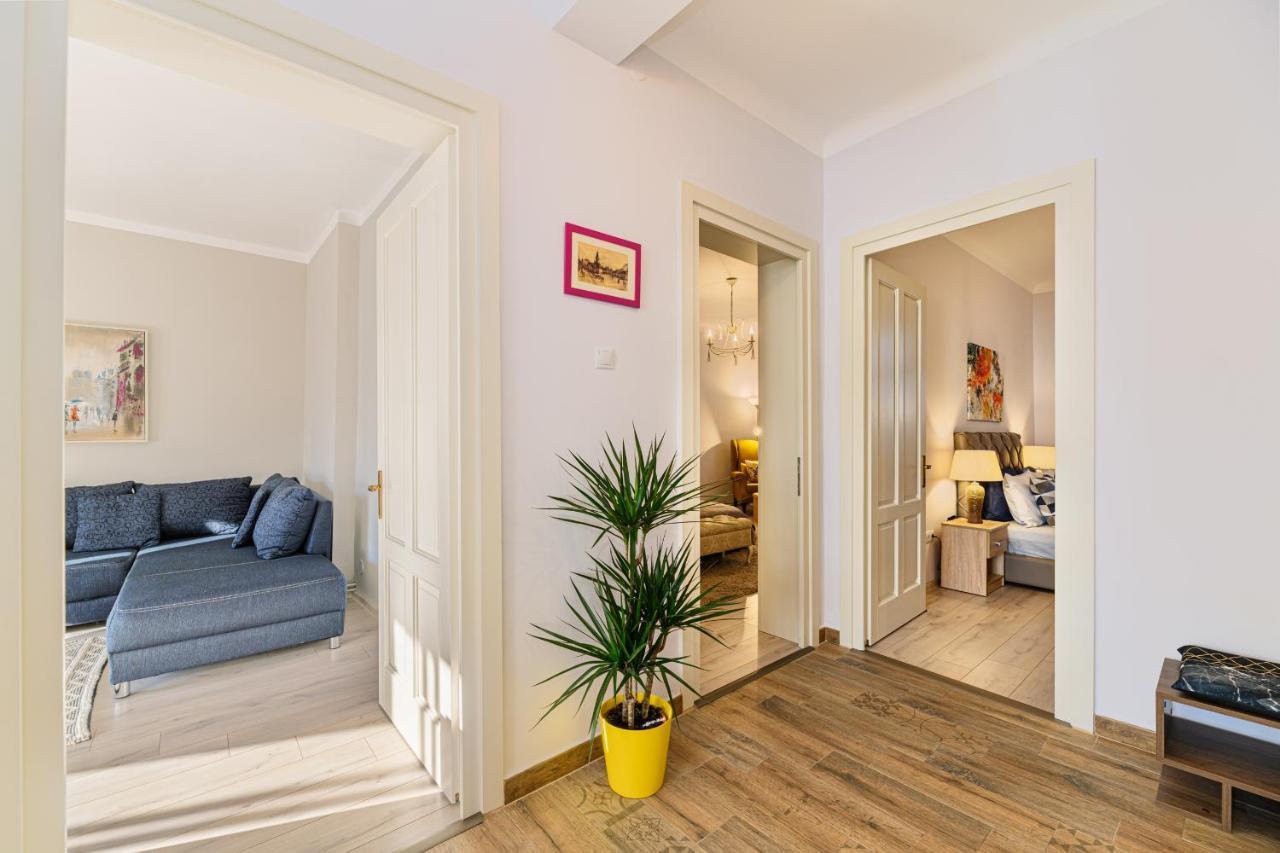 Chic&View Brasov Apartment Zewnętrze zdjęcie